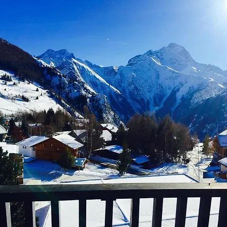 Pied De Piste A 20 M Du Telesiege 