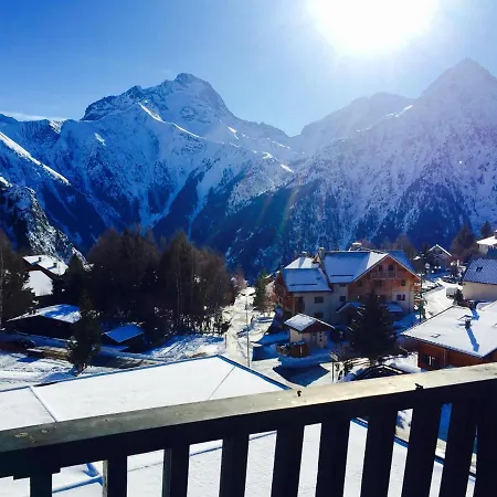Pied De Piste A 20 M Du Telesiege 